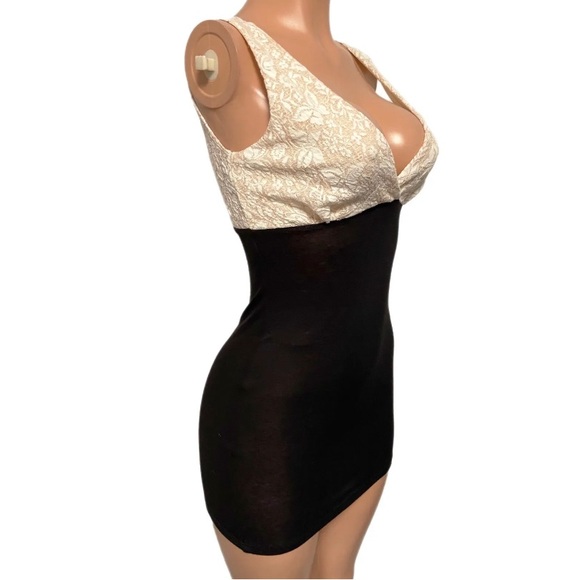 Sexy Butterfly Burn-out Lined bust mini body con stretchy Party Cleavage Dress - Picture 2 of 5